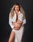 Preview: CHIC in WEIß Babybauch Outfit für Fotoshooting