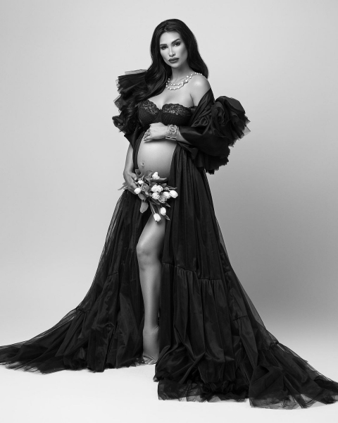 FERRERO in schwarz Babybauch Kleid für Fotoshooting
