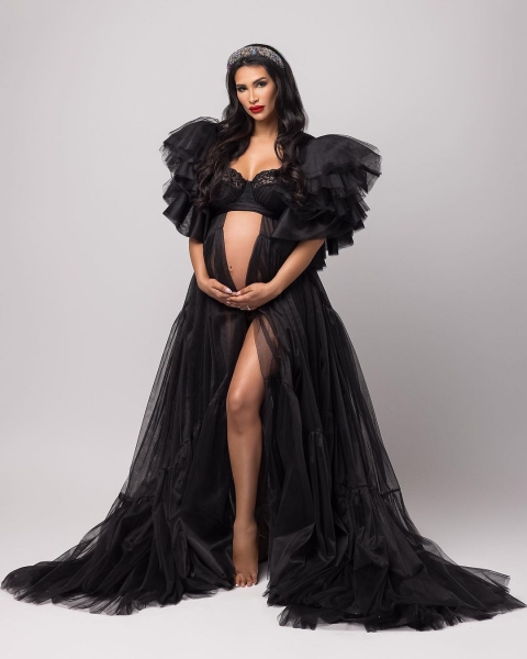 FERRERO in schwarz Babybauch Kleid für Fotoshooting