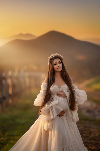 GLOW in CREAM materinity gown