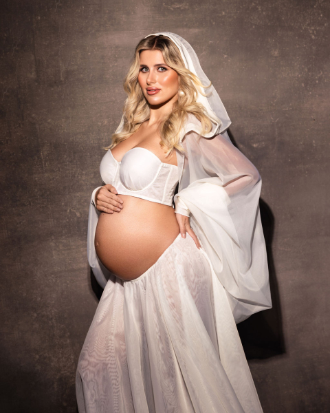 Preview: HOLLY shooting outfit