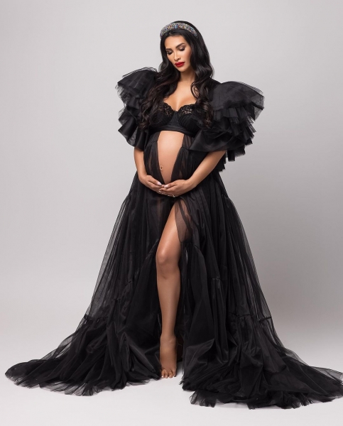 FERRERO in schwarz Babybauch Kleid für Fotoshooting