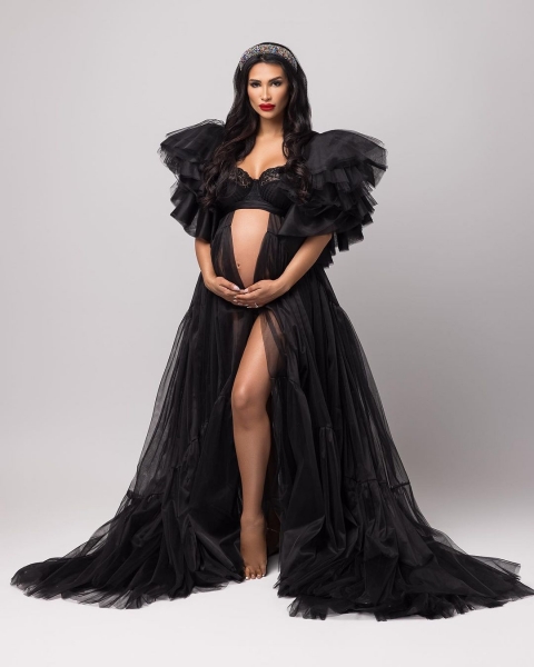 FERRERO in schwarz Babybauch Kleid für Fotoshooting
