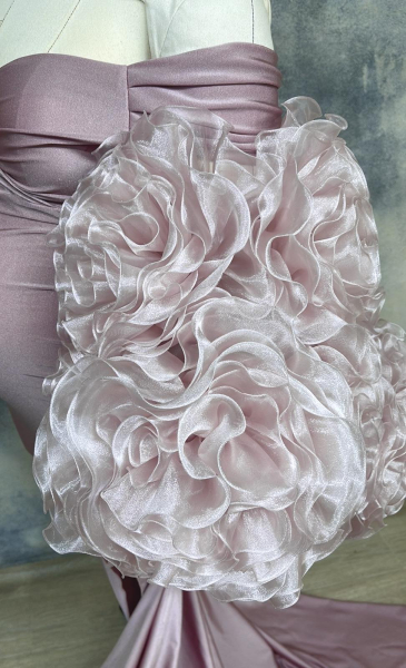 ROYAL in PINK Outfit für Fotoshooting