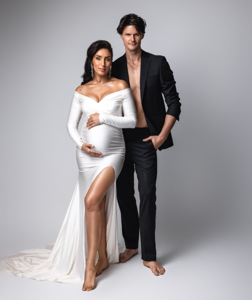 CLASSIC in IVORY maternity gown