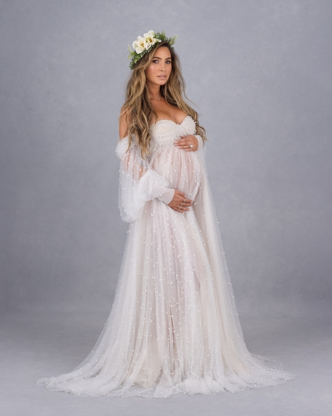 GODNESS maternity gown for photoshoot