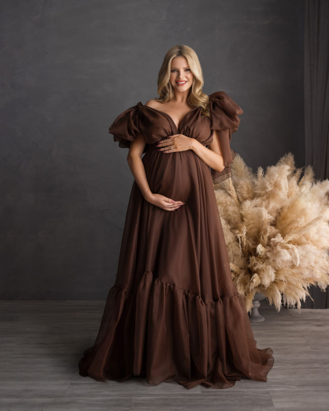 AMBER in BRAUN Babybauch Kleid für Fotoshooting