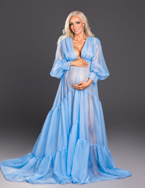 OXANA in BLAU Babybauch Robe for Fotoshooting